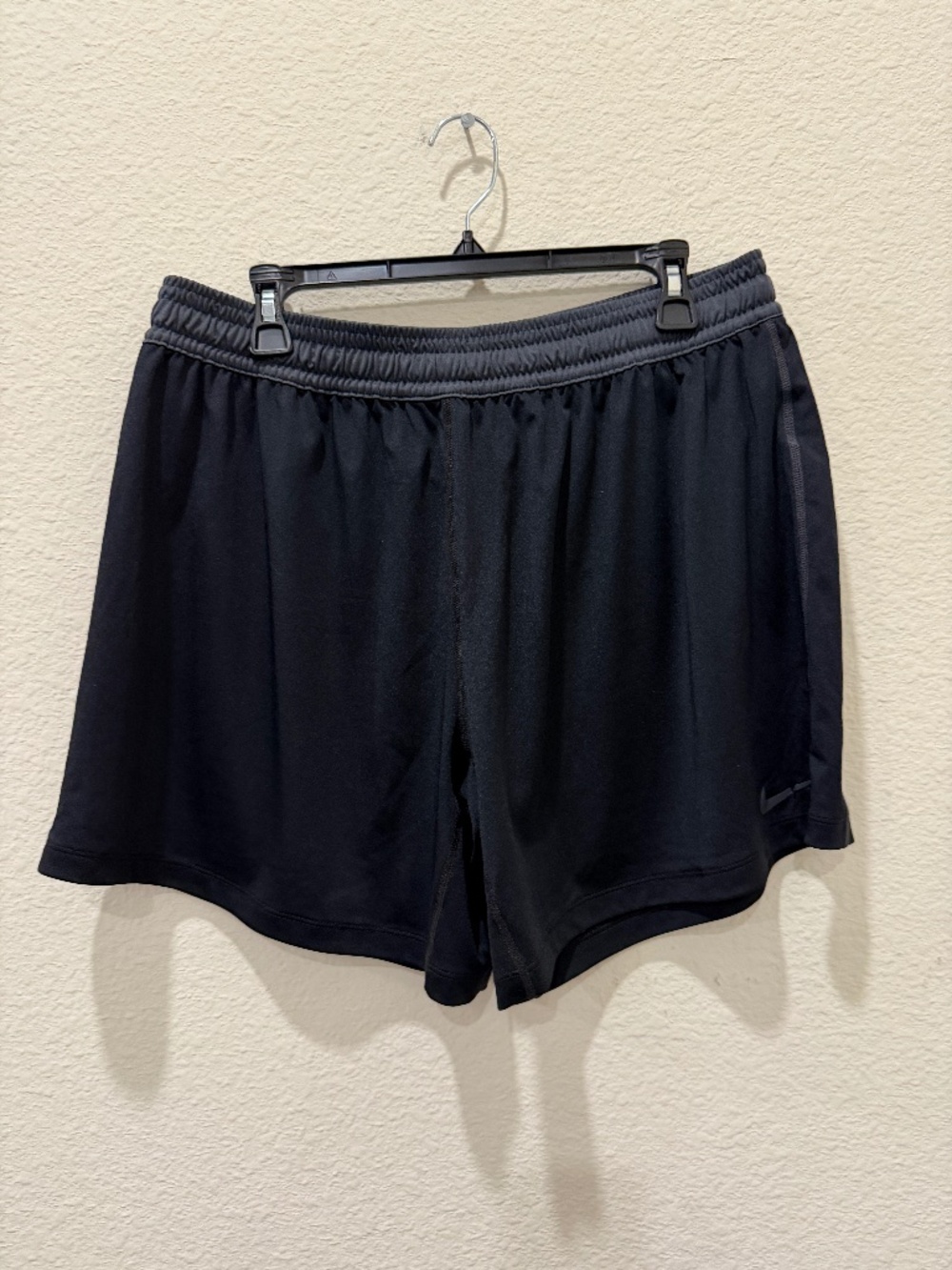 Ladies Nike black dry fit size XL - Fair